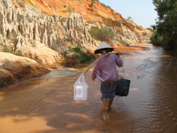 Canyon walk Mui Ne Village