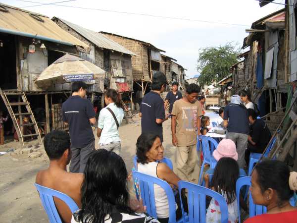 Mobile medical clinic in Phnom Pehn slum community